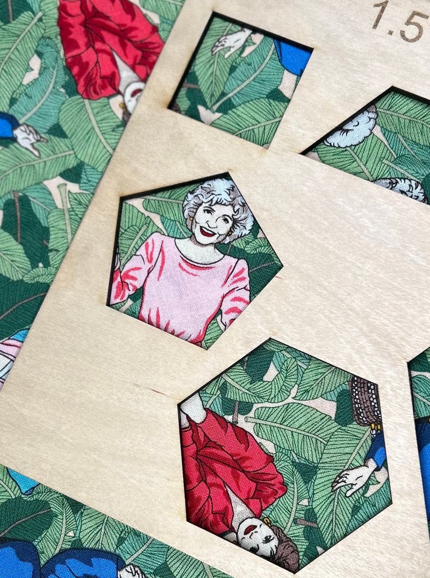 Fussy Cut Viewfinder-1.5"-English Paper Piecing-Quilting